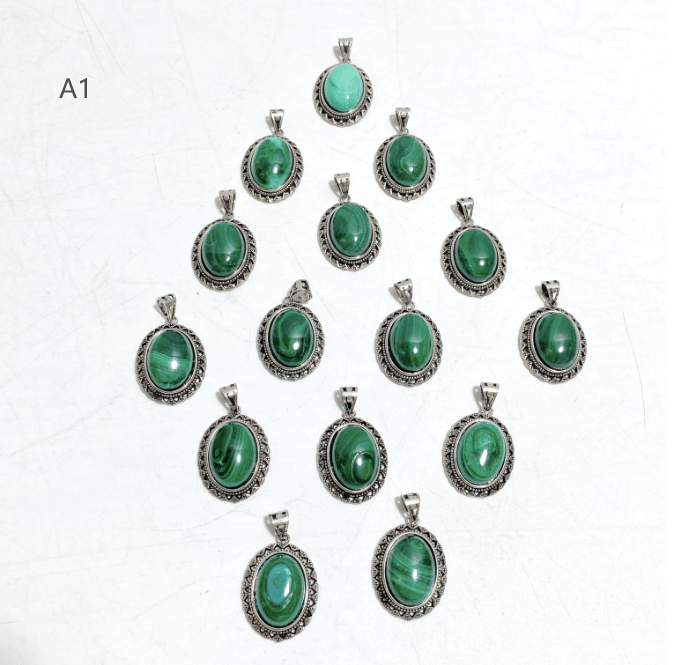 2 Types Beautiful Malachite Pendants Wholesale - Wholesale Crystals