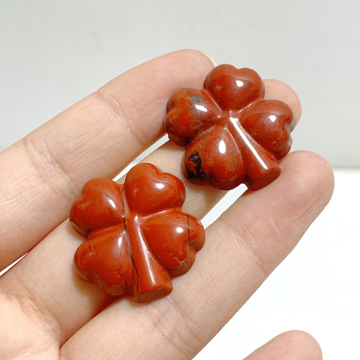 Red Jasper Green Aventurine Four Leaf Clover Carving Wholesale