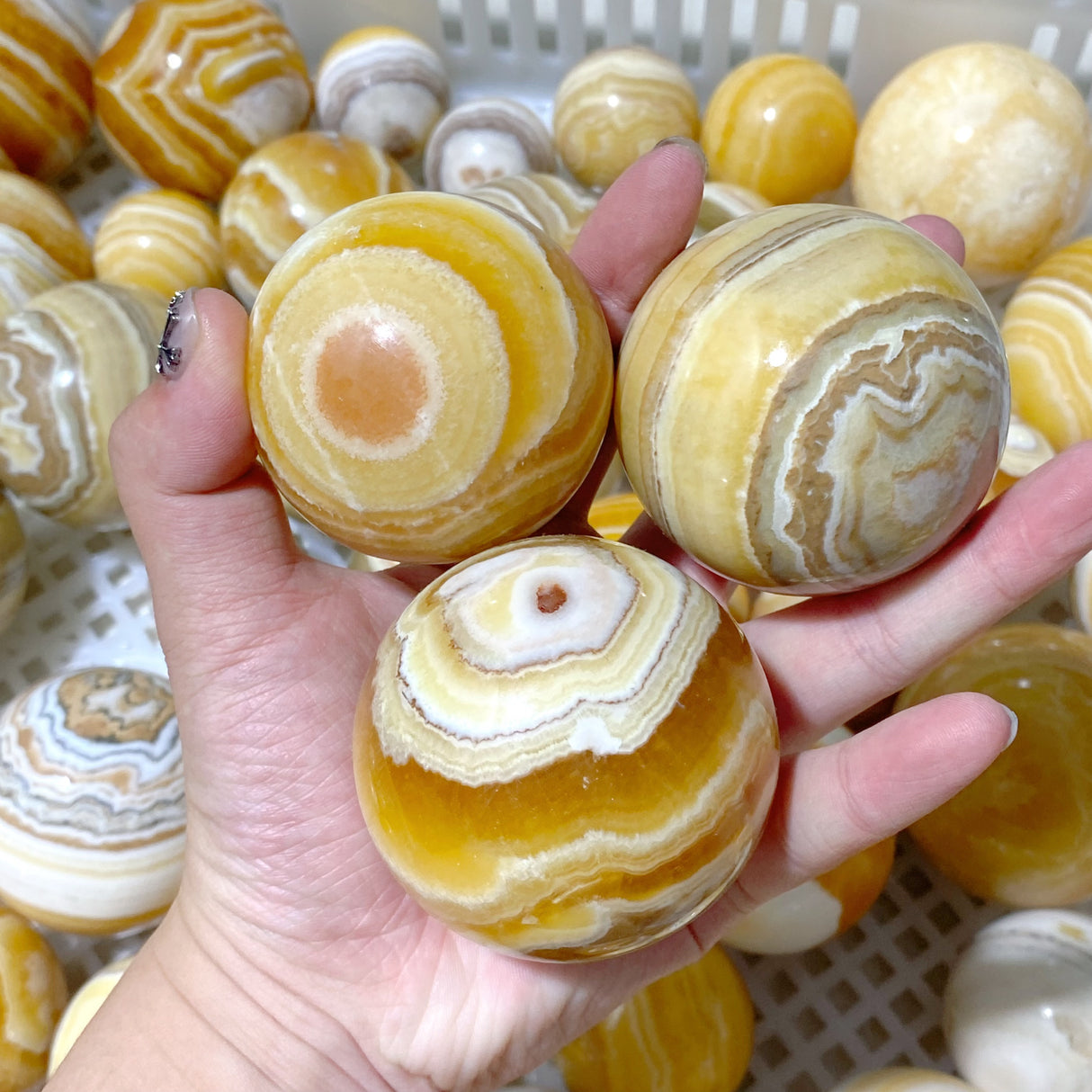 73 Pieces Stripe Yellow Calcite Spheres (Sea Freight Only)
