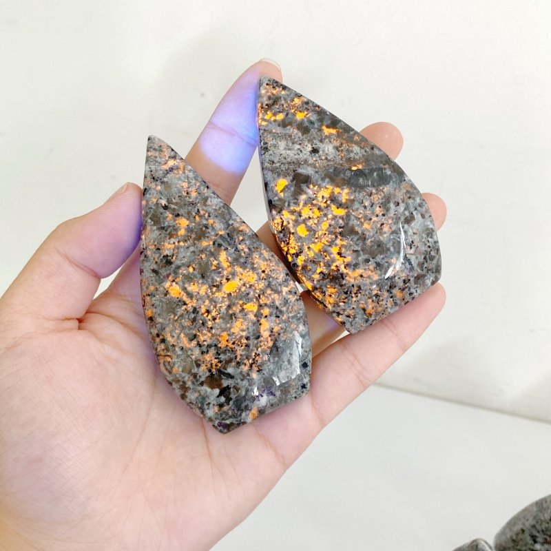 Yooperlite Arrow Head Shape Wholesale - Wholesale Crystals