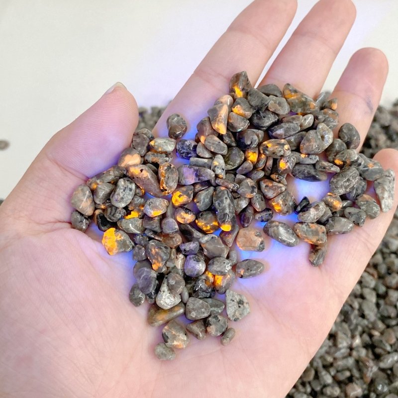 Yooperlite Gravel Chips Wholesale (UV-Reactive) -Wholesale Crystals