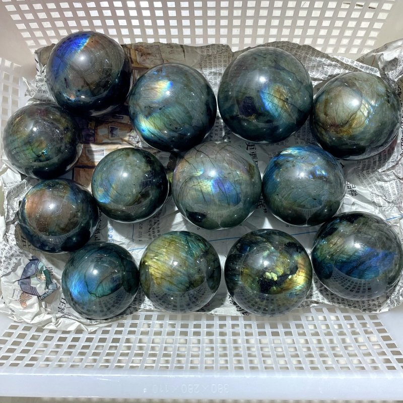 13 Pieces Strong Light Labradorite Spheres - Wholesale Crystals