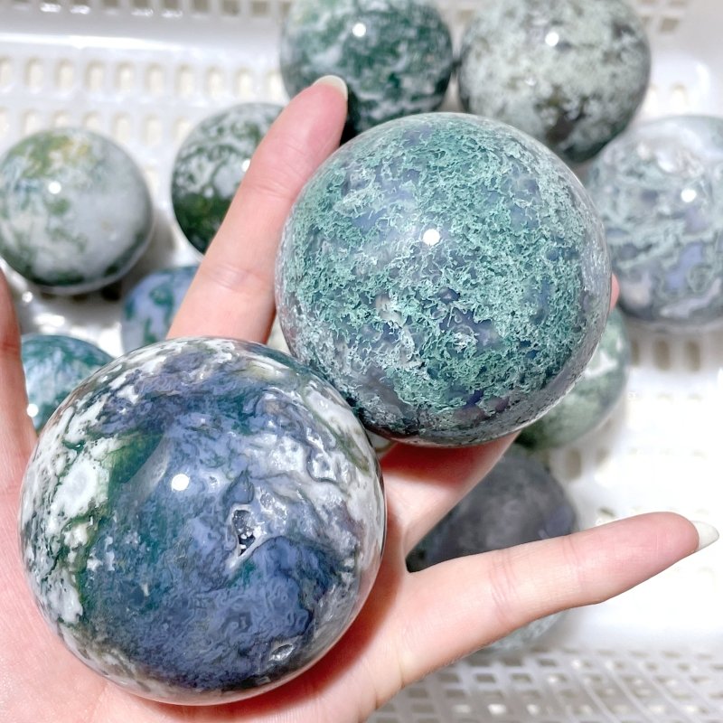 16 Pieces Beautiful Moss Agate Spheres - Wholesale Crystals