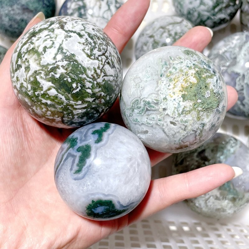 16 Pieces Beautiful Moss Agate Spheres - Wholesale Crystals