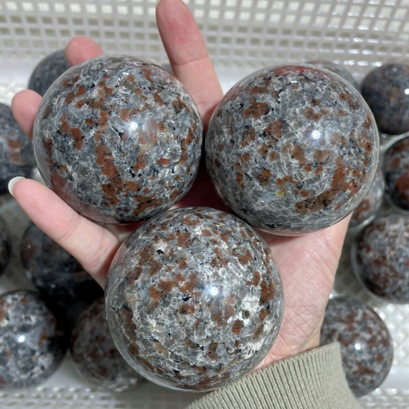 19 Pieces Yooperlite Crystal Spheres(UV - Reactive) - Wholesale Crystals