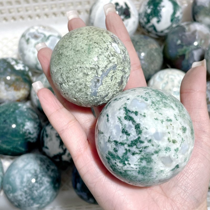 27 Pieces Moss Agate Spheres Ball Closeout - Wholesale Crystals