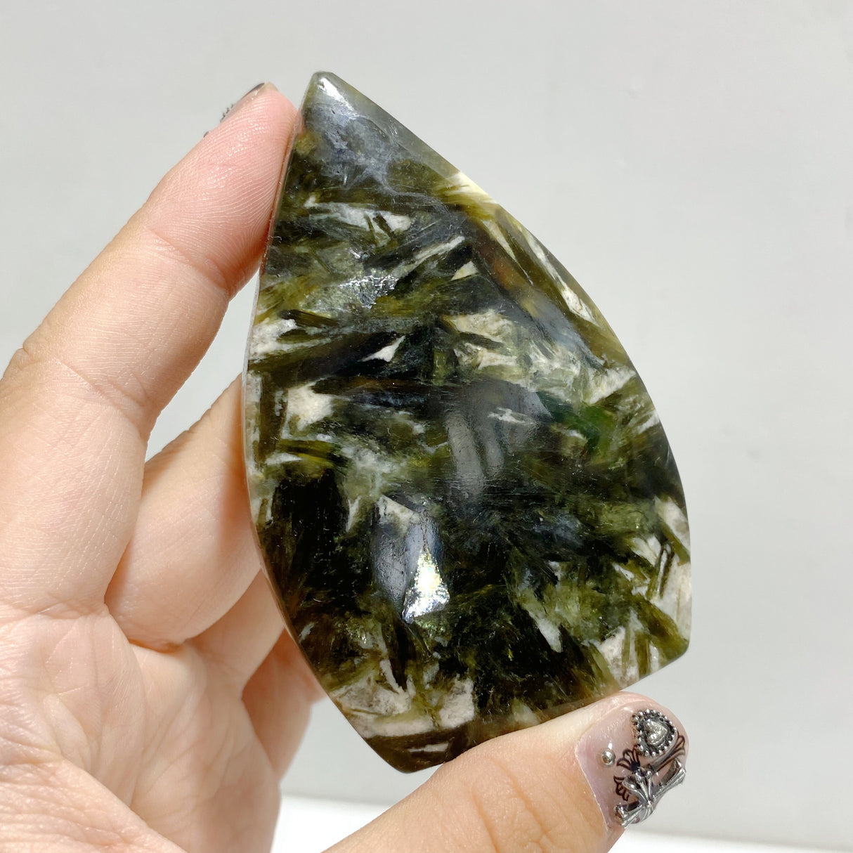 Green Mica Mixed Quartz Arrow Head Shape Wholesale