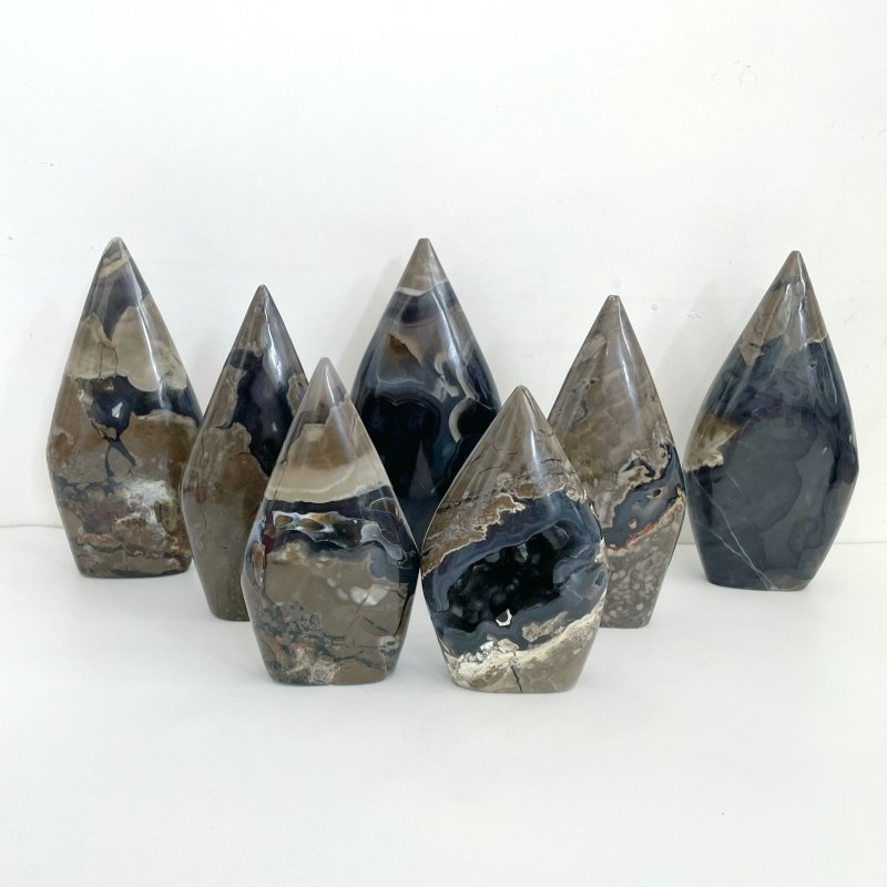 7 Pieces Large Volcano Agate Arrow Head Shape (UV - Reactive) - Wholesale Crystals