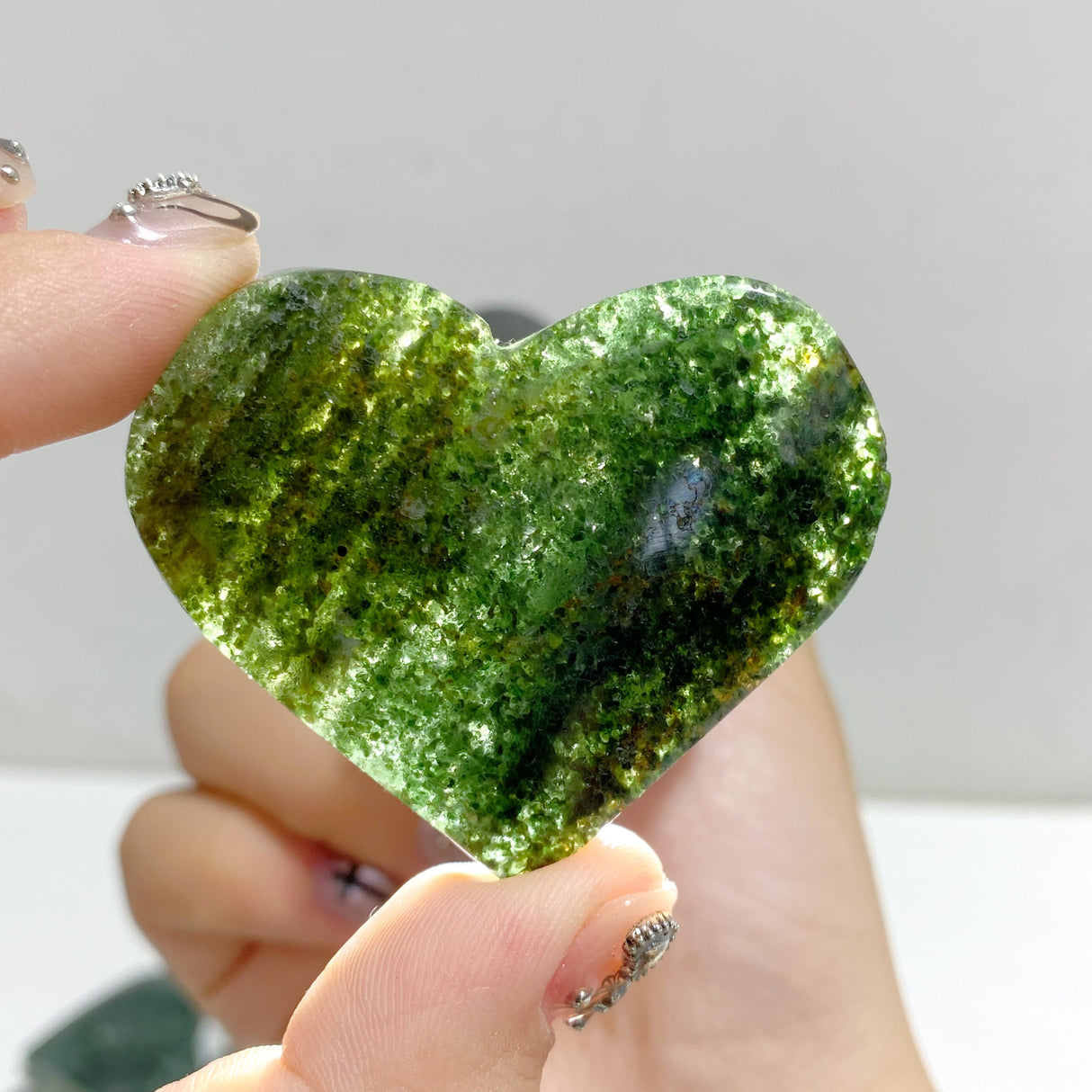 Green Mica Mixed Quartz Heart Wholesale