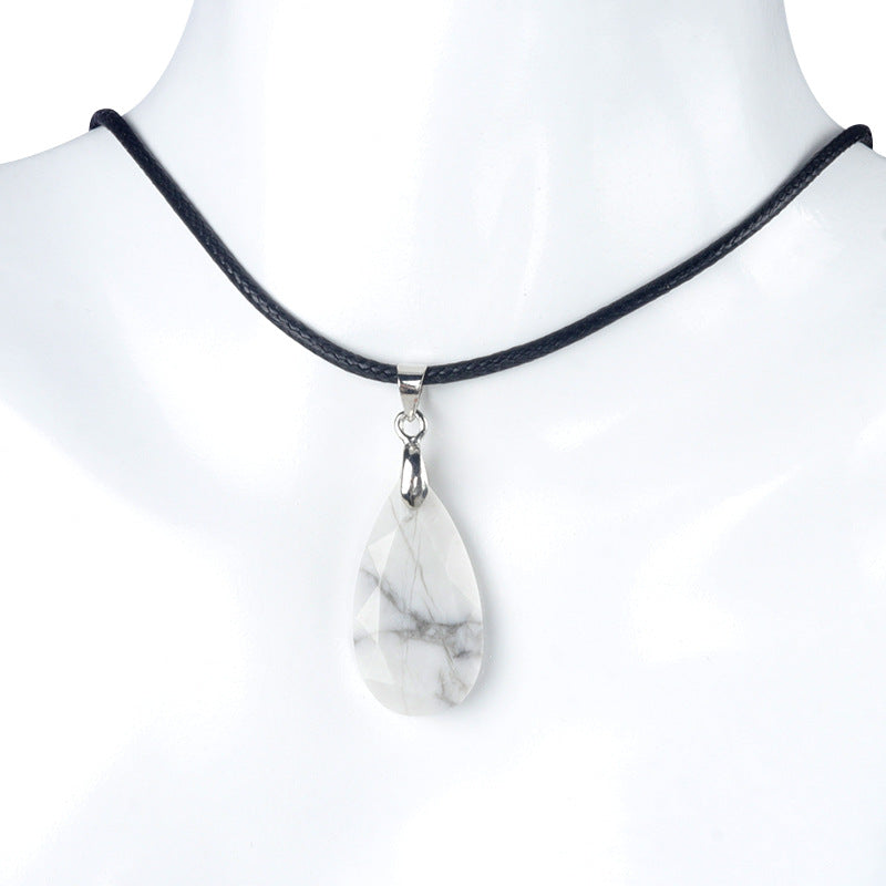 KS1691 - Cut Faceted Diamond Shape Crystal Pendant