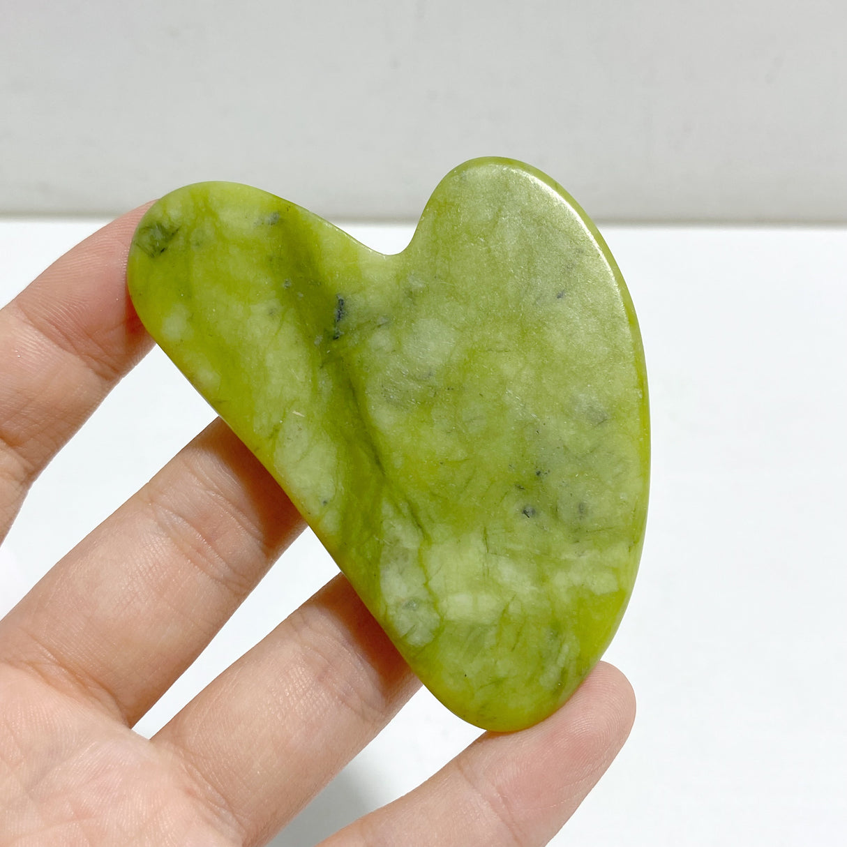 Light Color Green Jade Roller and Gua Sha A Set Wholesale