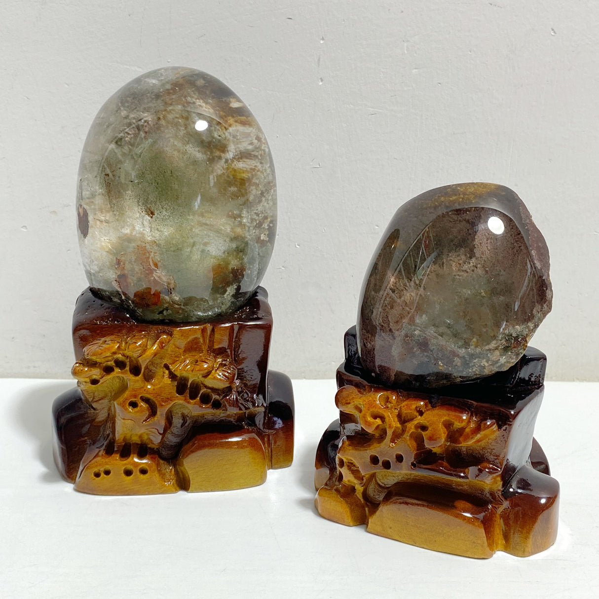 2 Pieces Beautiful Garden Quartz With Stand