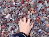 0.8-1.9in Colorful Agate Tumbled Gravel Wholesale