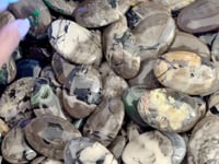 Beautiful Volcano Agate Palm Wholesale(UV-Reactive)