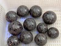 11 Pieces Yooperlite Crystal Spheres(UV-Reactive)