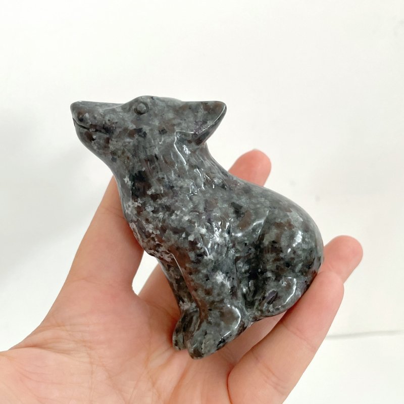 Yooperlite Wolf Carving Wholesale (UV - Reactive) - Wholesale Crystals