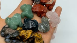 6 Types Mini Frog Carving Que Sera Rose Quartz Animals Wholesale -Wholesale Crystals