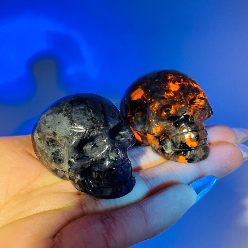 1.7in Skull Carving Wholesale Yooperlite (UV Reactive) Larvikite -Wholesale Crystals